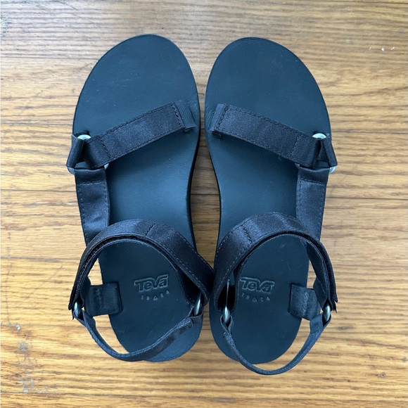 TEVA Flatform Universal Satin Platform Sandals 6 - Picture 4 of 5